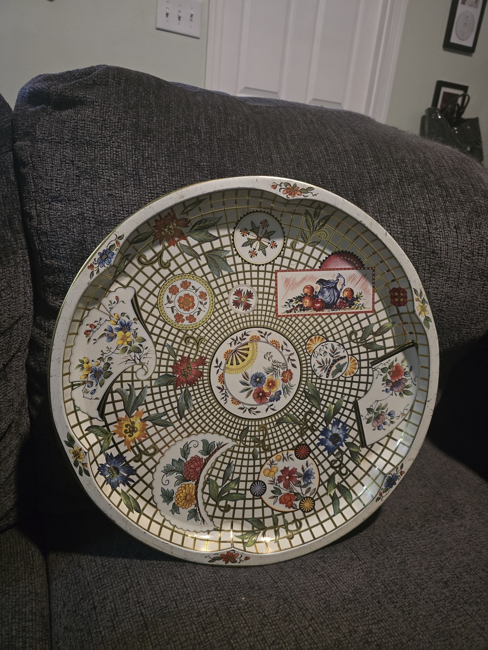 Daher | Vintage Round Floral Lattice Tray